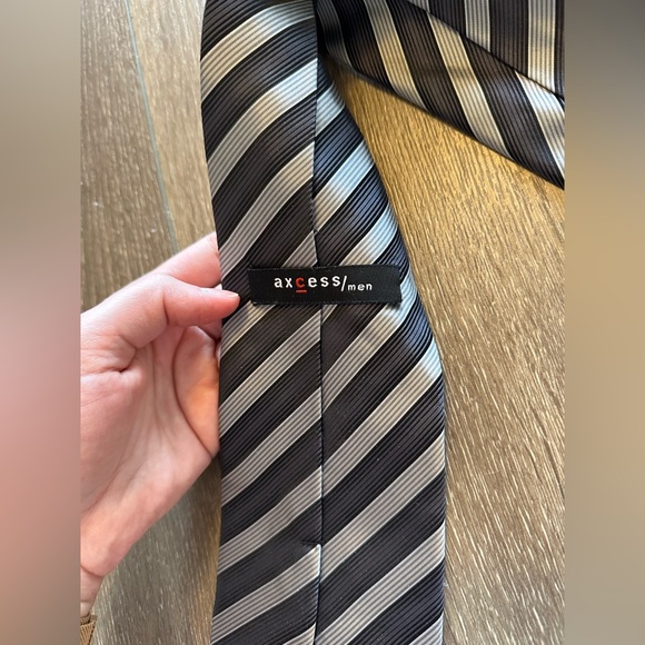Axcess Grey Striped Tie - Picture 3 of 3